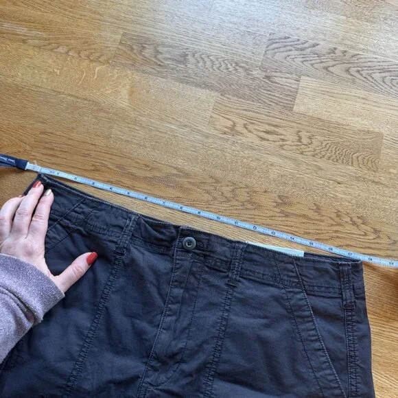 American Eagle 90s Boyfriend Cargo Shorts Black Size 14 NWT - Picture 8 of 10